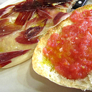 desayuno tostada flores gourmet